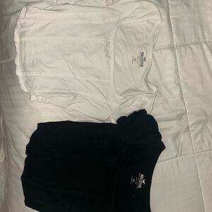 SET OF 2 HOLLISTER black and white crop tee XS